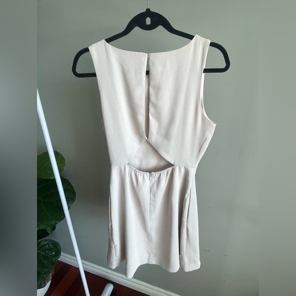 Aritzia Babaton Spectre Dress Size 6 - Picture 2 of 3